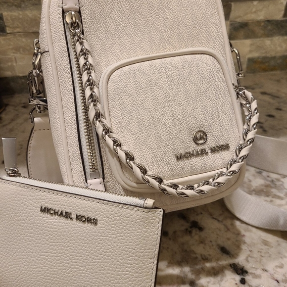 MK crossbody bag with wallet - Picture 4 of 4